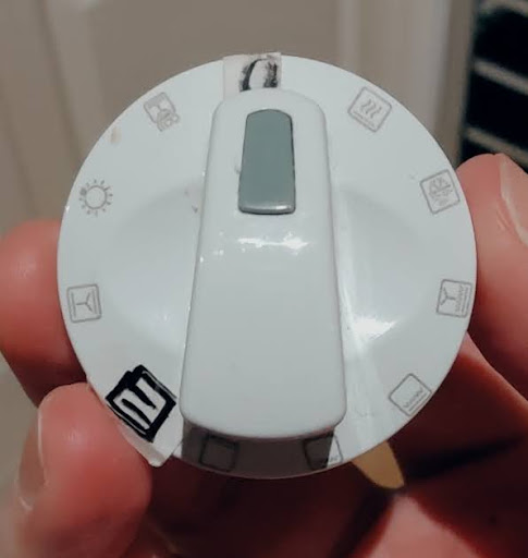 A picture of the knob the cover was created for